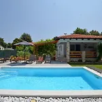 Eta With Pool Сasa de vacaciones *