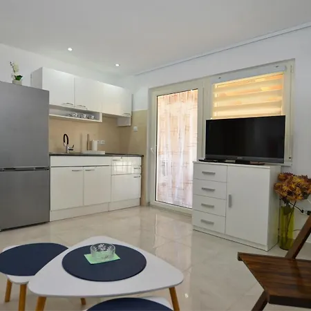 Holiday home Eta With Pool Rovinj