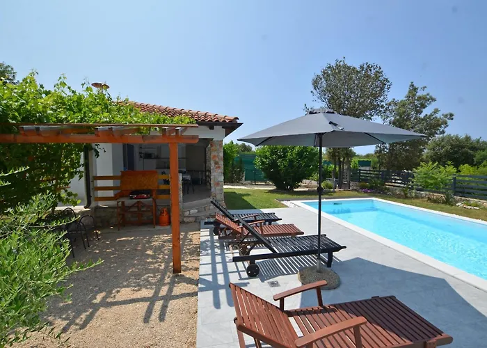 Eta With Pool 펜션 *